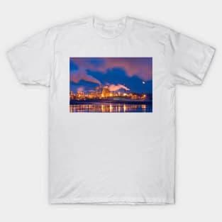 Oil refinery at night (T110/0680) T-Shirt